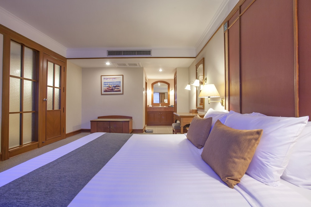 Cholchan Pattaya Beach Resort 15/74