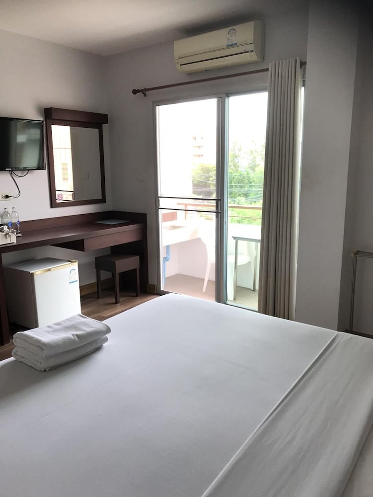 Sunshine Hostel Hua Hin 13/54