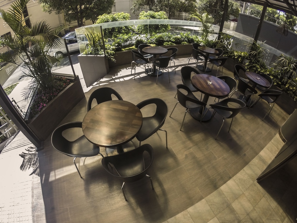 GRAN HOTEL TOLOMA 64/68