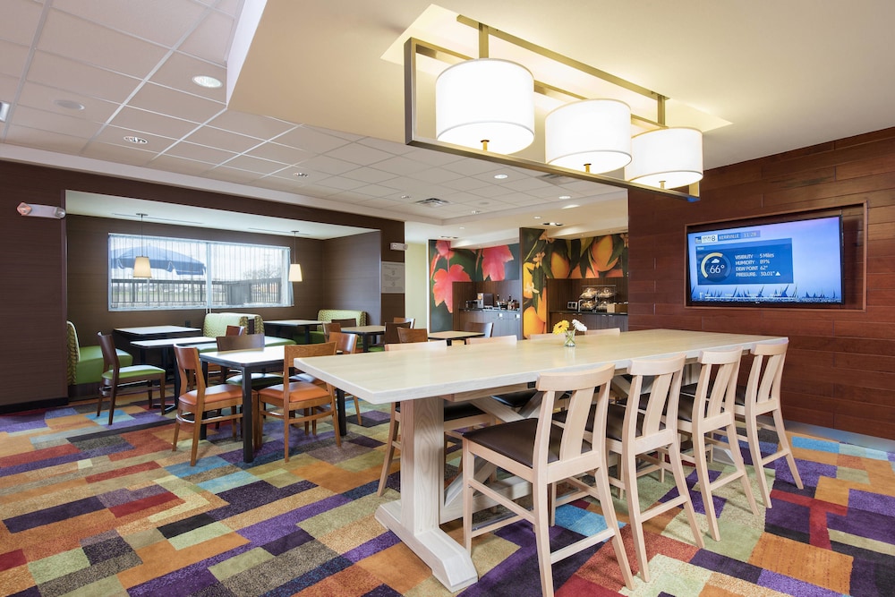 Fairfield Inn Suites Fredericksburg 33/41