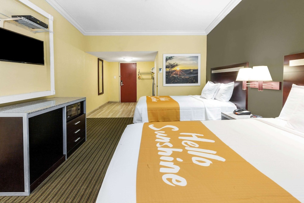 Days Inn by Wyndham Nanuet / Spring Valley 10/17