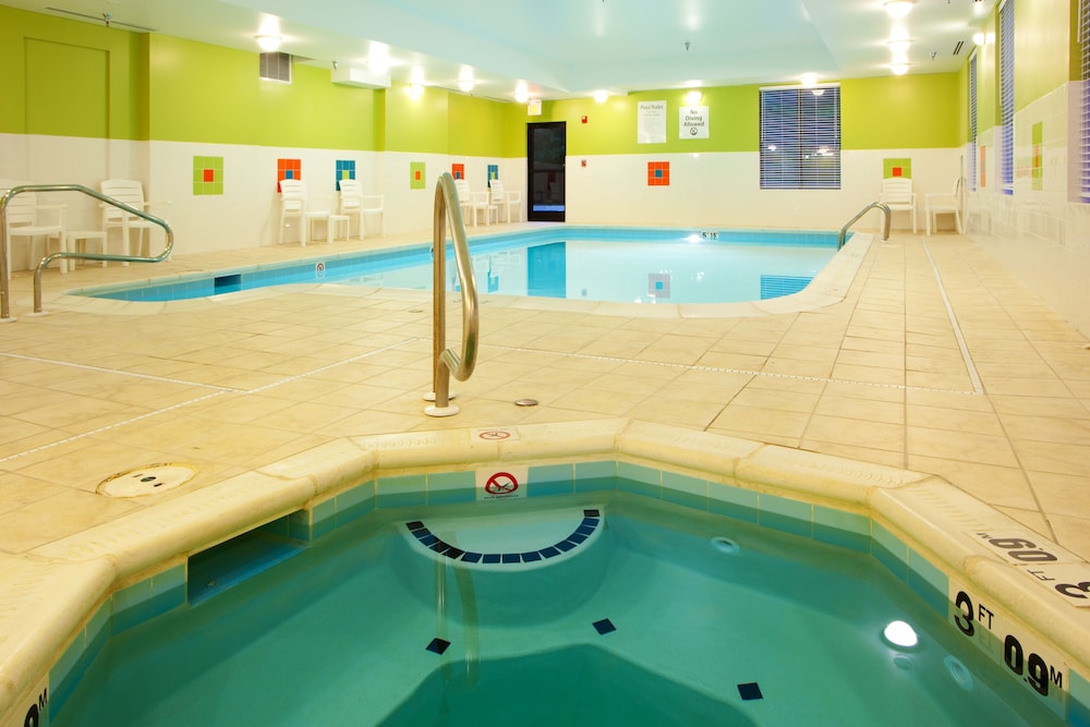 Holiday Inn Express Suites Thornburg S Fredericksburg 34/58