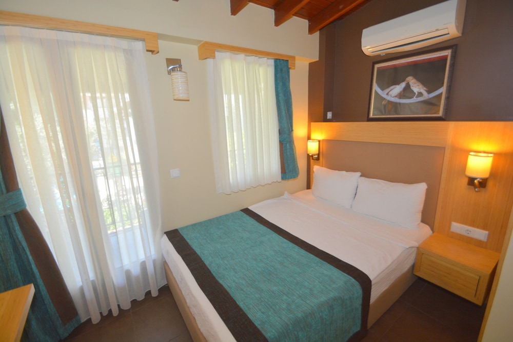 STANDARD, DOUBLE OR TWIN BED
