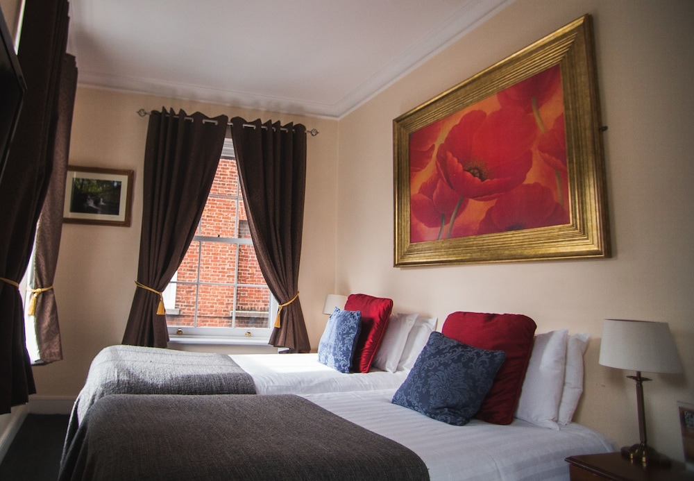 DELUXE, TWIN BEDS