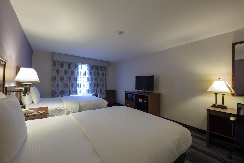 La Quinta Inn Suites Springfield Airport Plaza 19/61