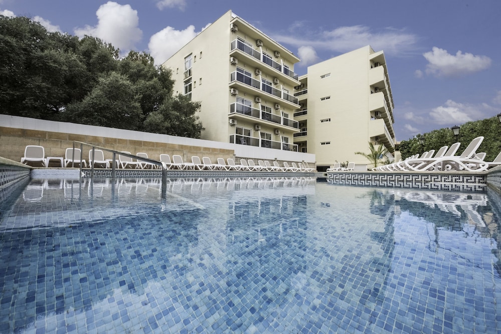Azuline Hotel Bahamas and Bahamas II