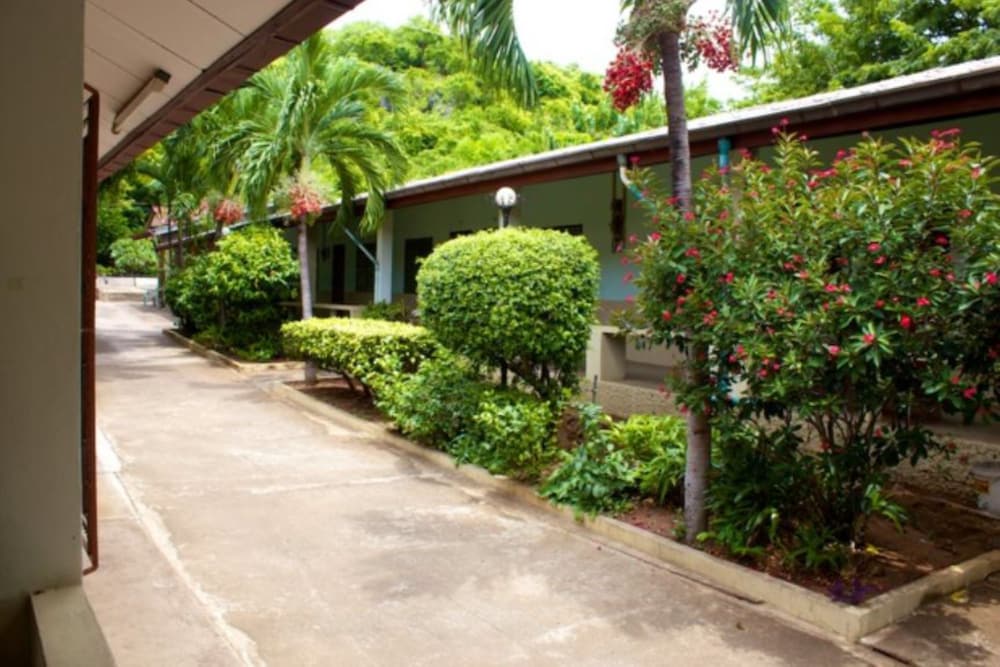 Sichang Shine Khao Resort 49/54