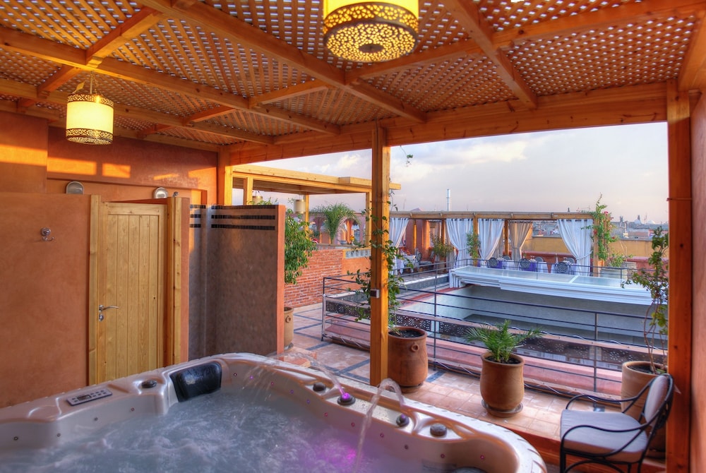 Riad L Etoile D Orient 39/75