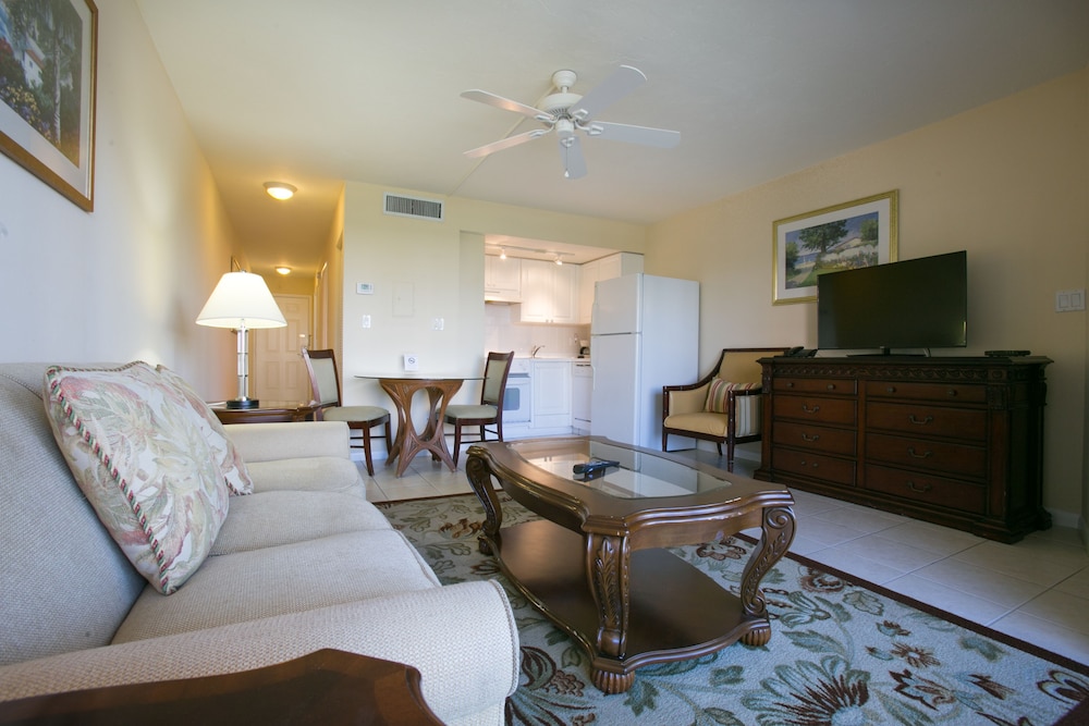 Marco Beach Vacation Suites 33/73