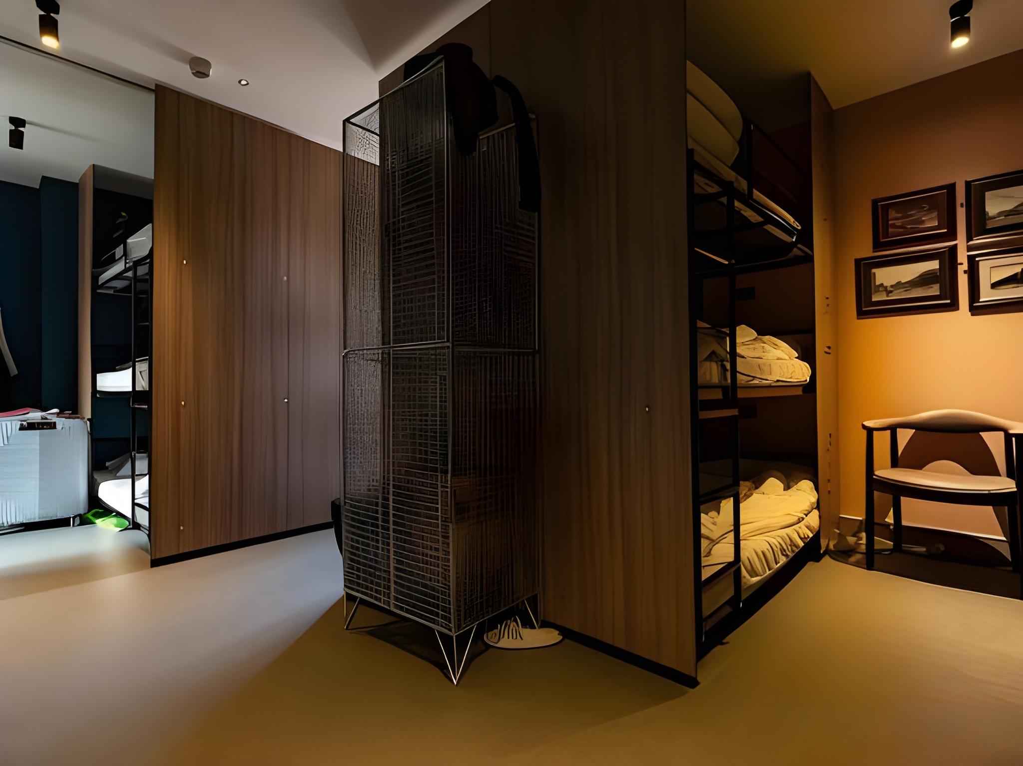 PRIVATE, MIXED DORM, 12 BEDS, SHARED BATHROOM