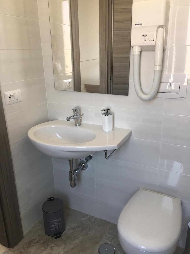 Piccolo Hotel 37/42