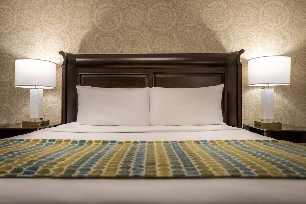 Ayres Hotel Seal Beach 5/36