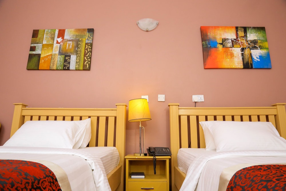 Hotel 7 Seasons Entebbe 24/55