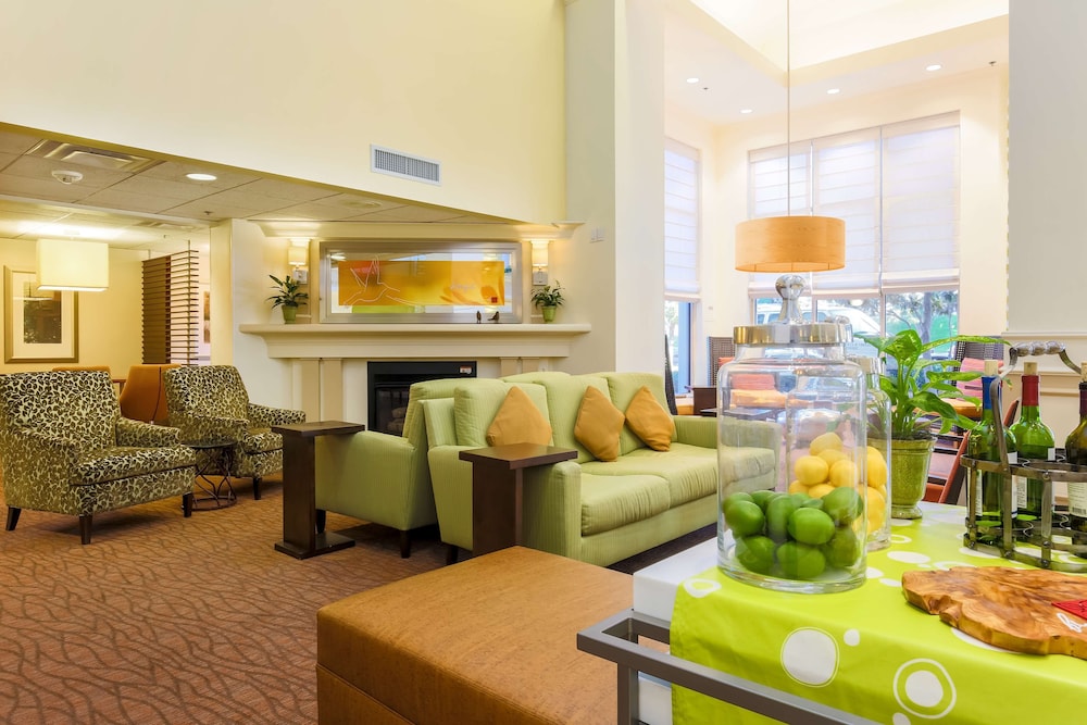 Hilton Garden Inn Dallas/Market Center 32/53