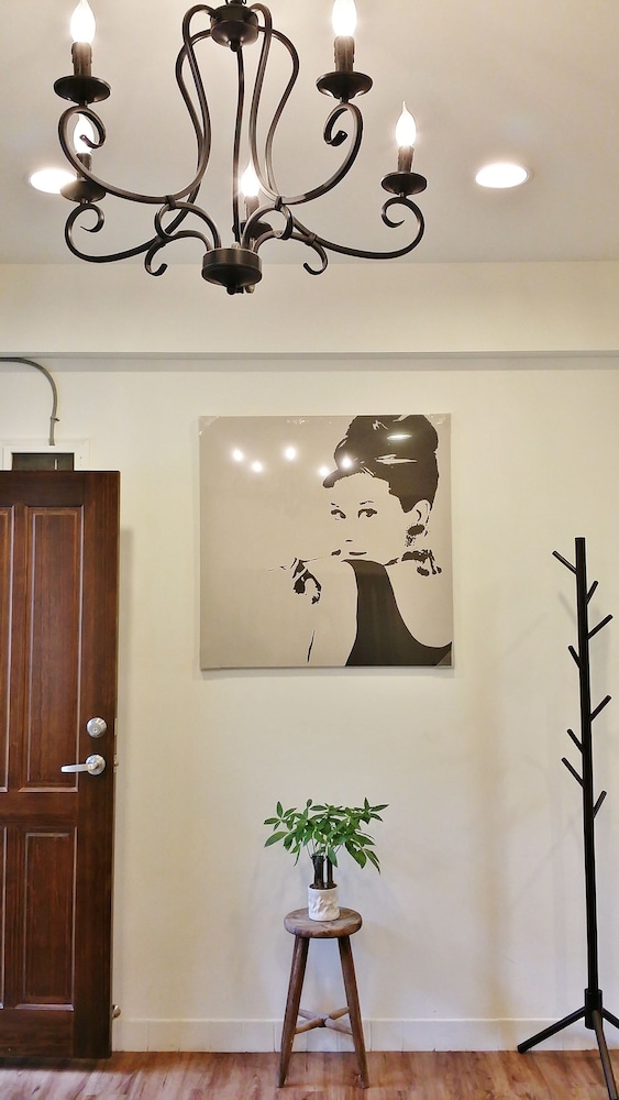 Mutter Apartment 3/50