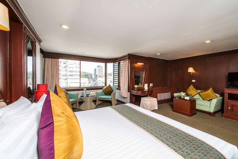 Mountain Beach Hotel 22/73