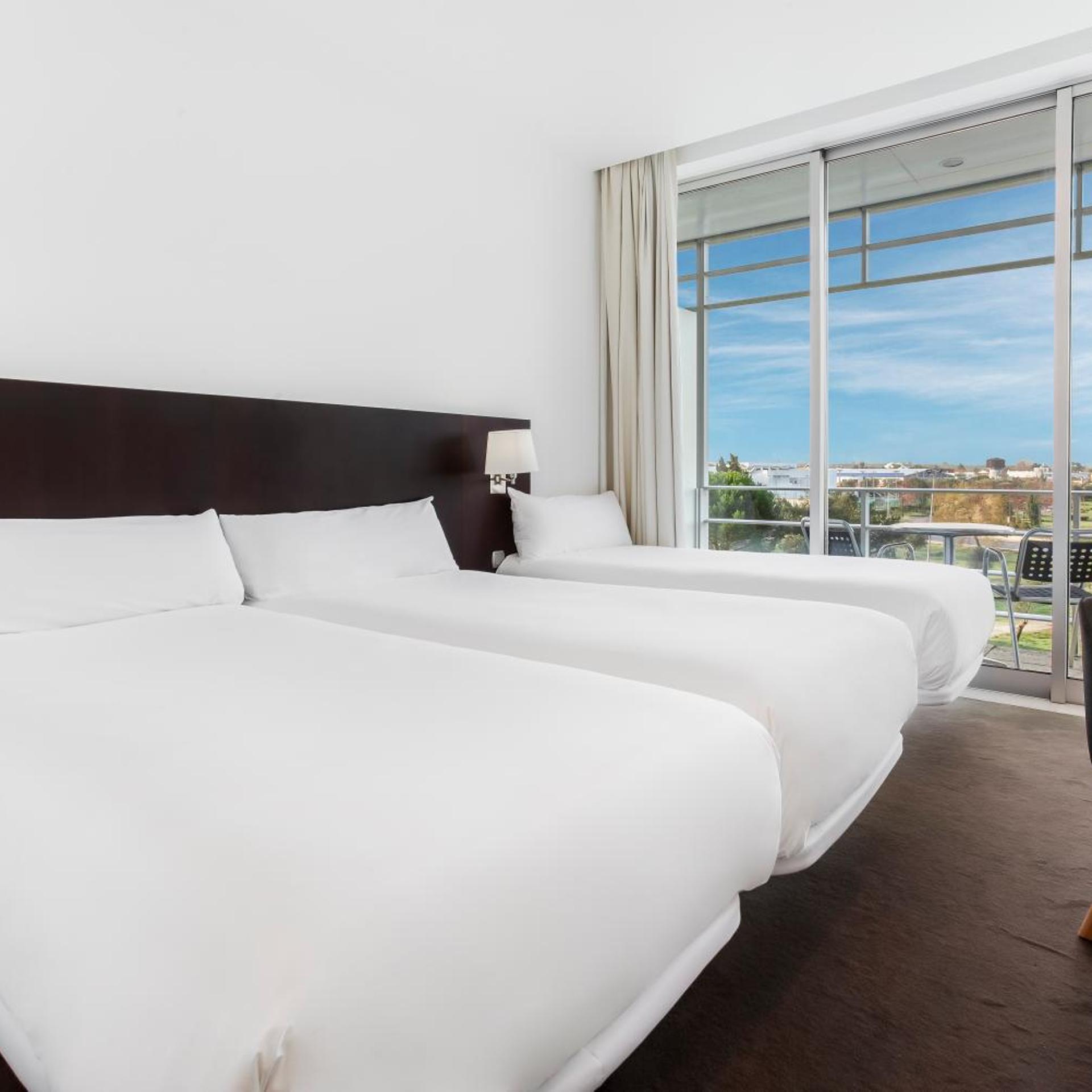 Room, Triple
