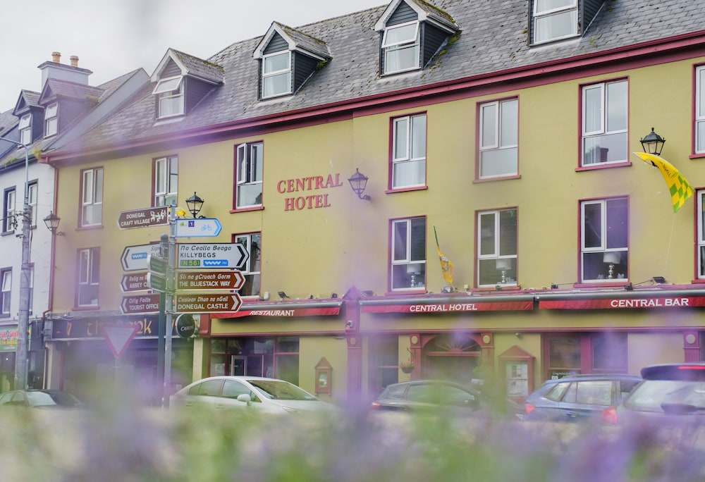 The Central Hotel Donegal 2/64