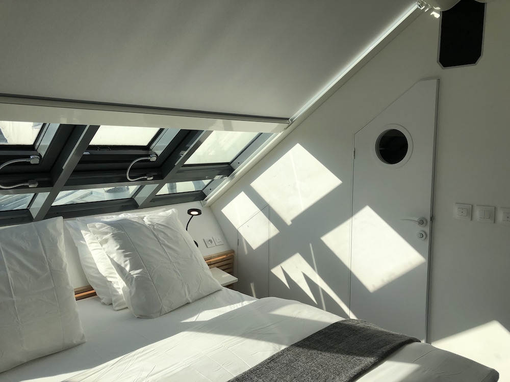 Skyline, Apartment, Double Bed, Sofa، Les Patios Du Marais 2/3