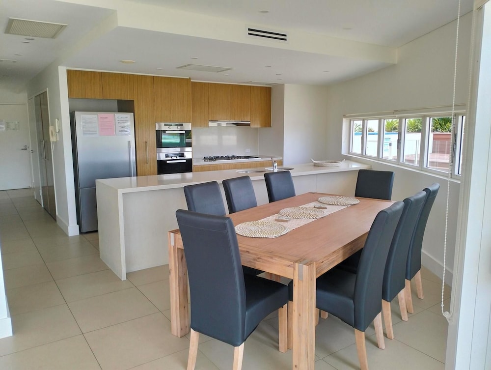 Kirra Surf Apartments 60/75