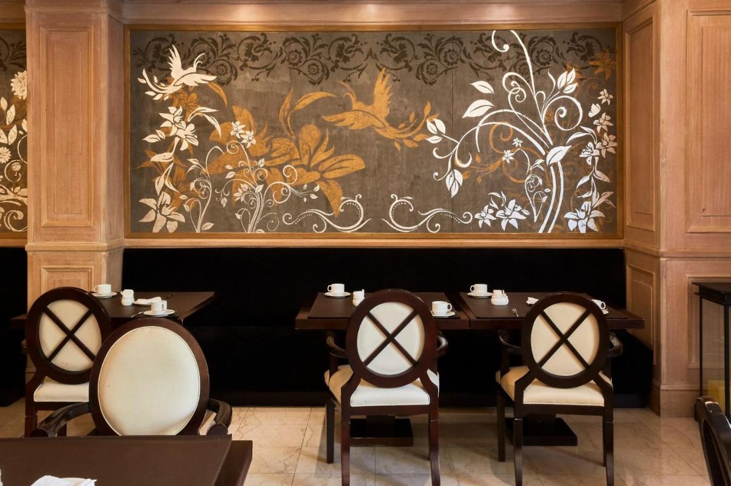 Diplomatic Hotel 5/22