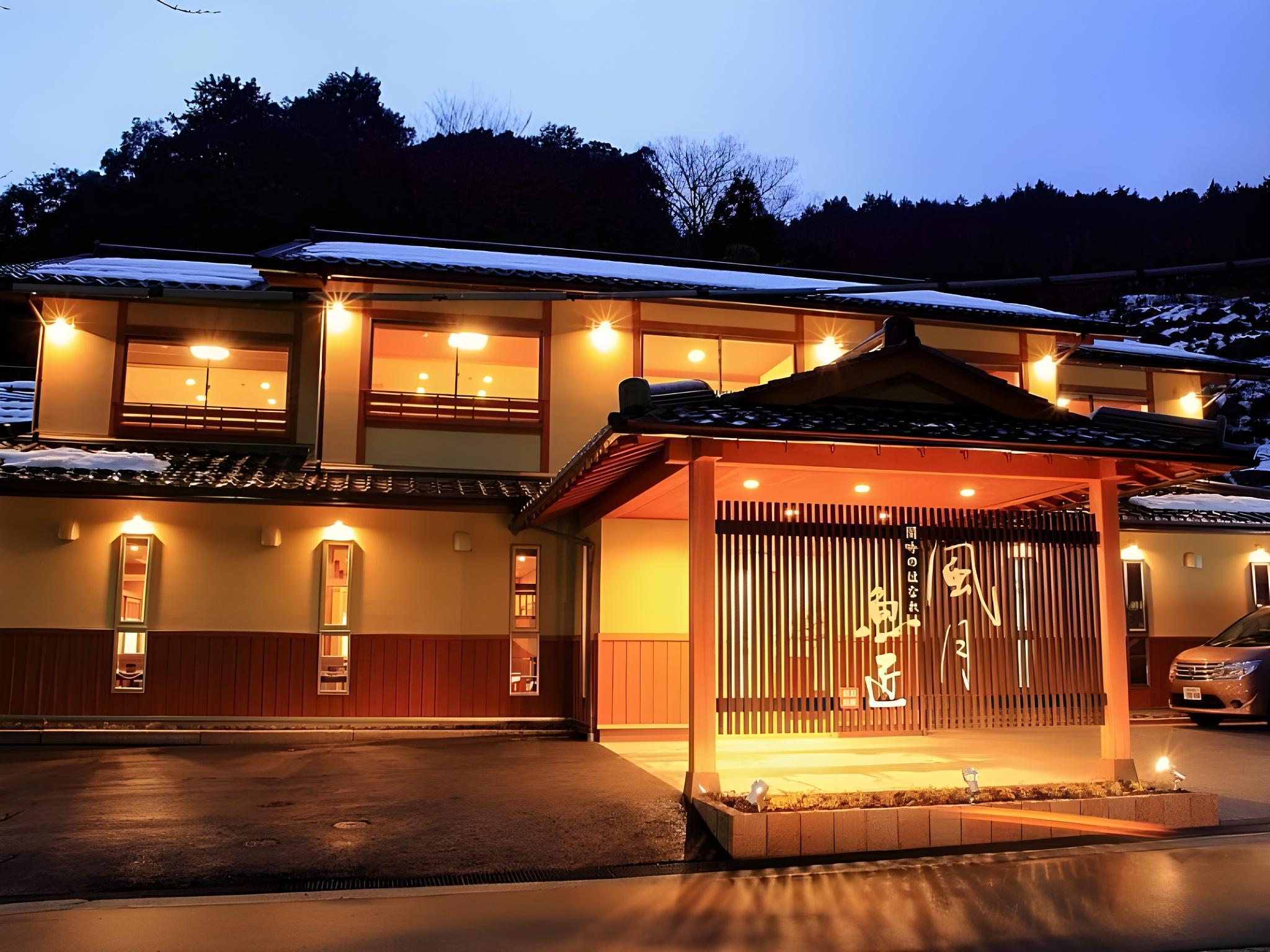 Semi Western, Style, Executive, Villa, Mountain Side