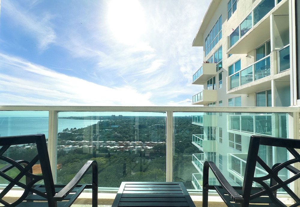 Miami Vacation Rentals - Coconut Grove 4/60