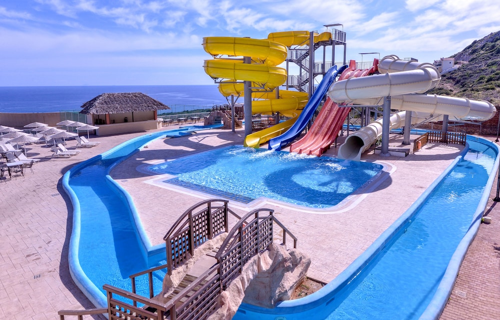 Zeus Hotels The Village Resort and Waterpark 24/34