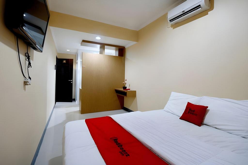 Reddoorz Near Itc Cempaka Mas 20/54