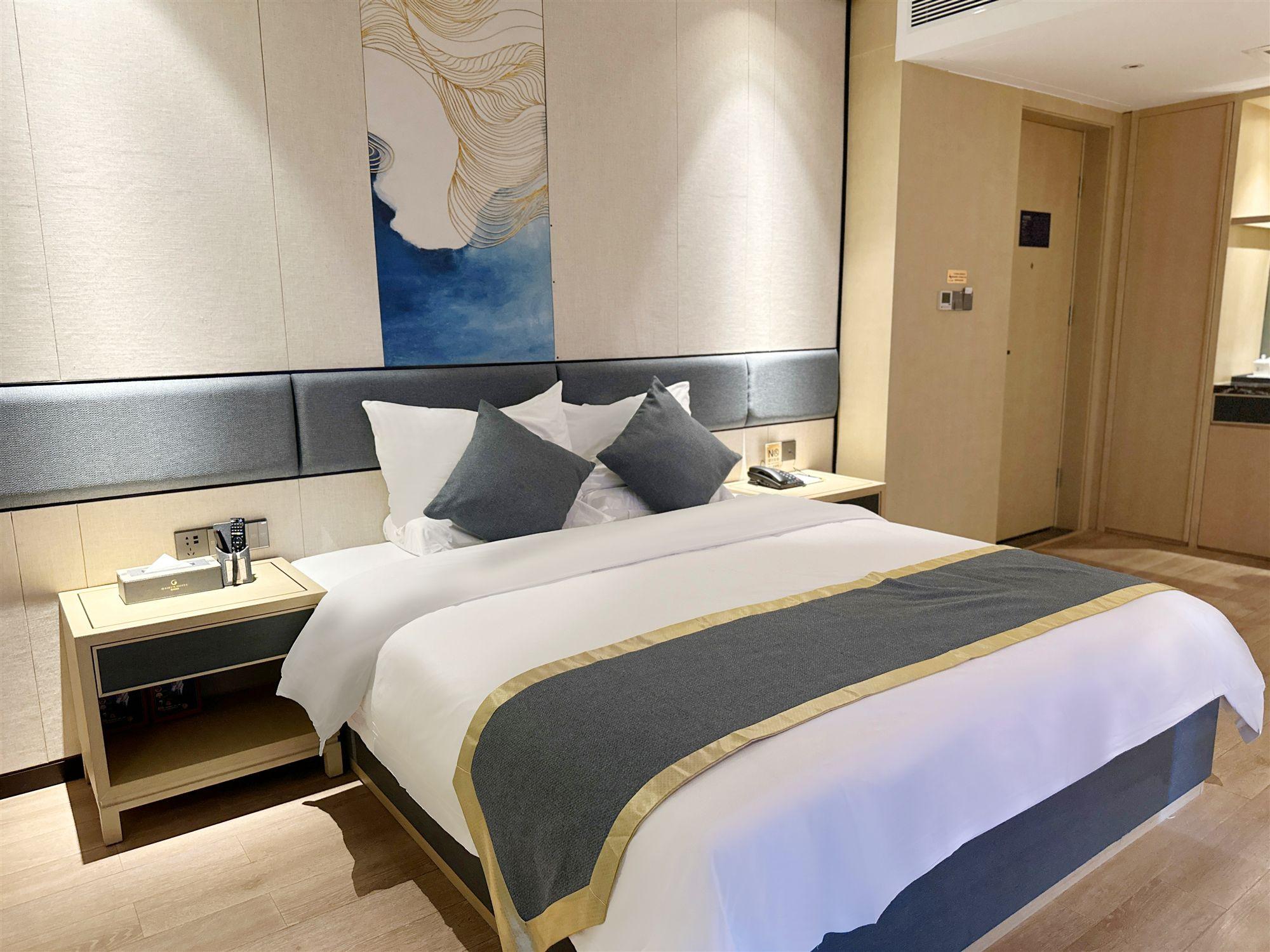 Shatou Hairun Hotel 7/24