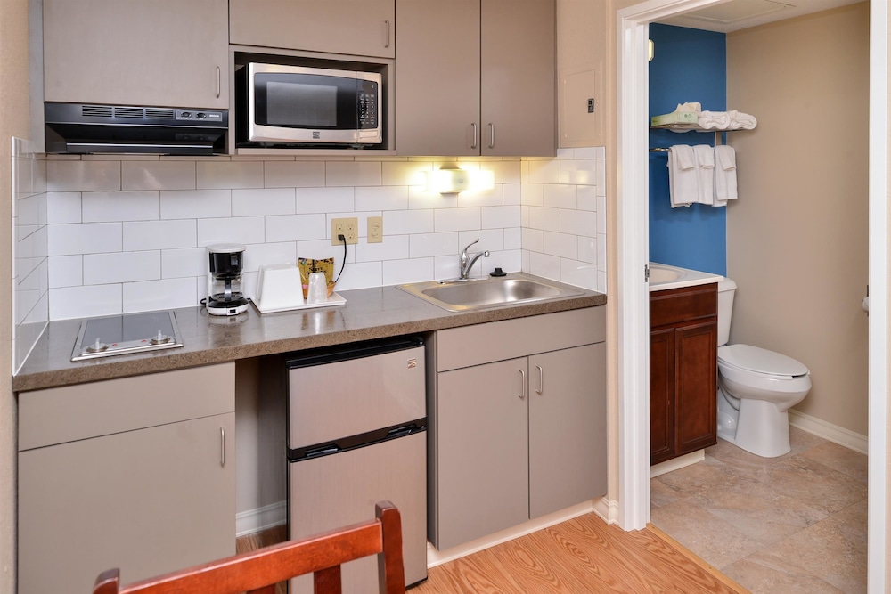 Americas Best Value Inn St. Clairsville/Wheeling 14/39