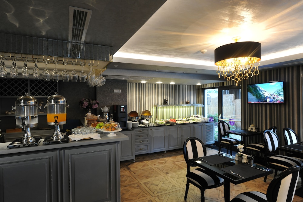 Le Petit Palace Hotel 39/50