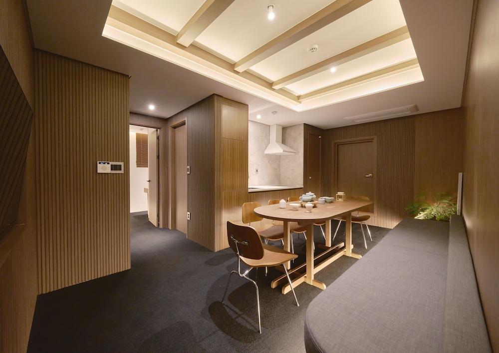 UH Suite The Myeongdong 46/52