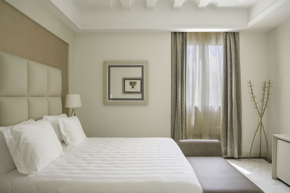 Aleph Rome Hotel Curio Collection by Hilton 17/63