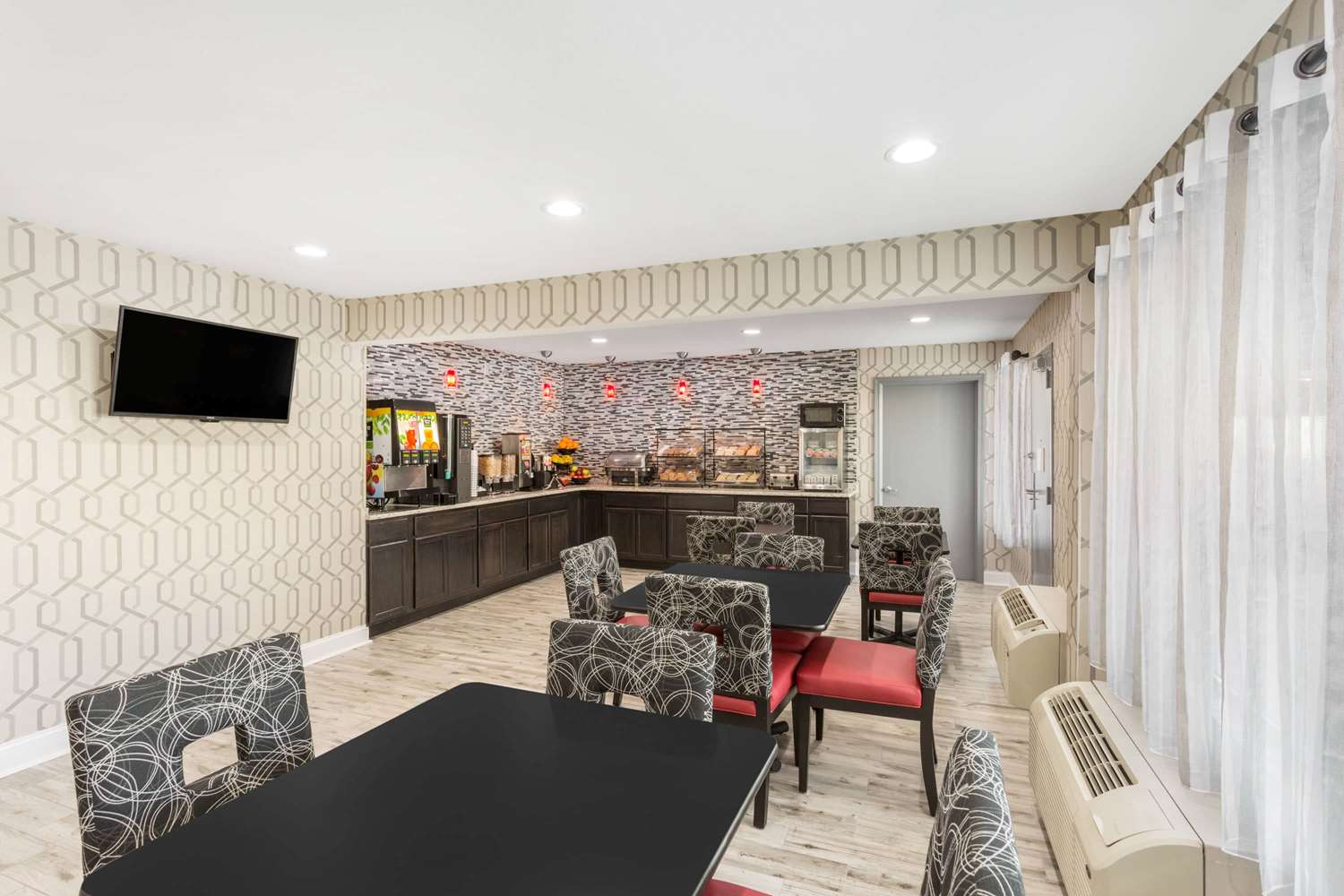 Clarion Pointe - Greensboro Coliseum Area 2/14