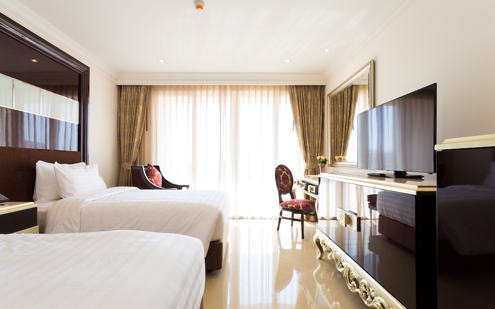 Room at LK President, PATTAYA