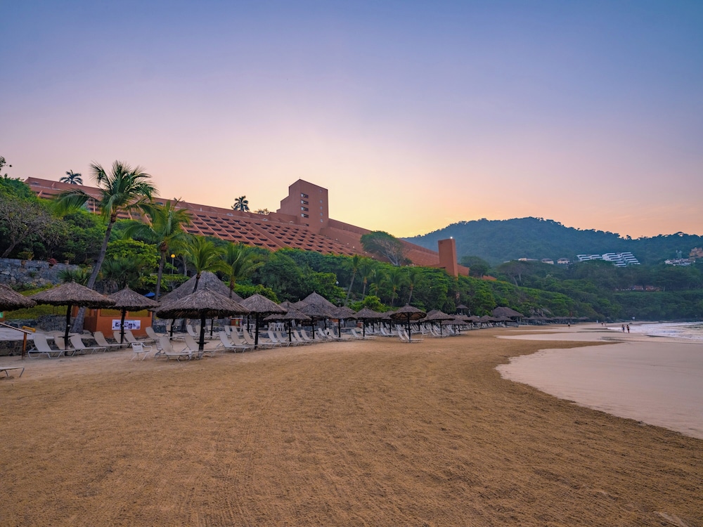 Las Brisas Ixtapa 71/74