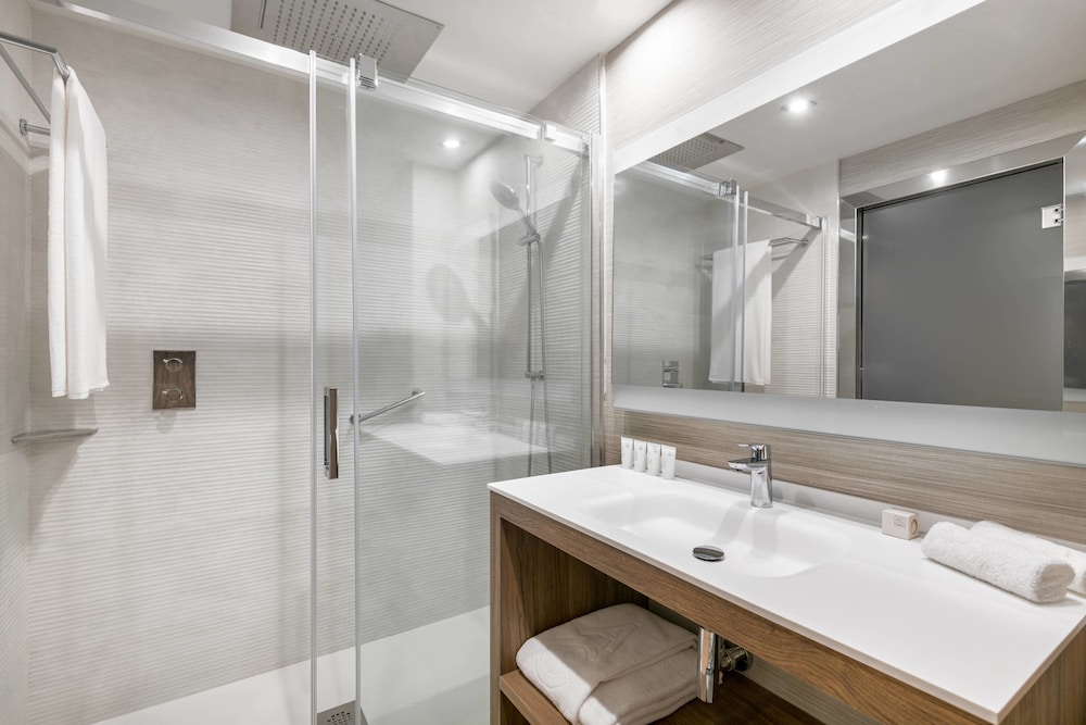The Westin Madrid Cuzco 11/65