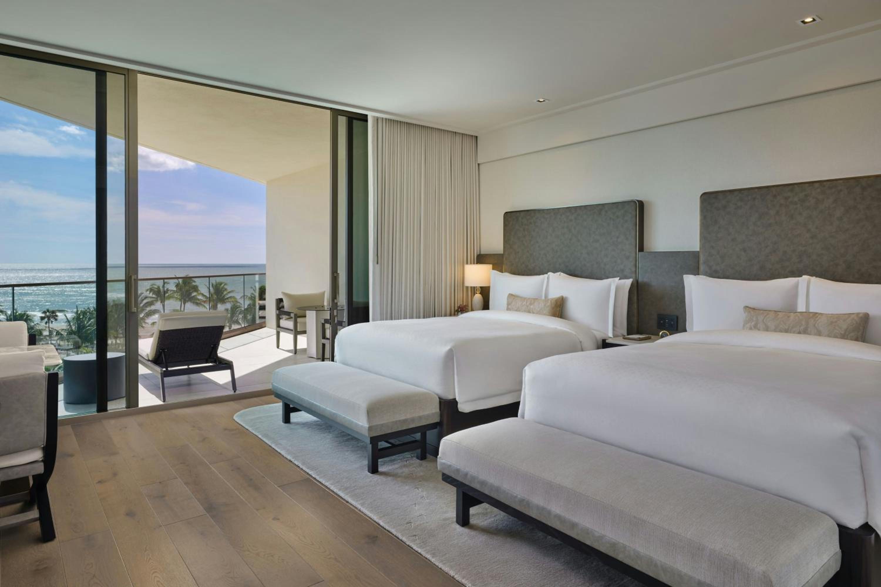 Grand, Deluxe, Queen Bed, Ocean View
