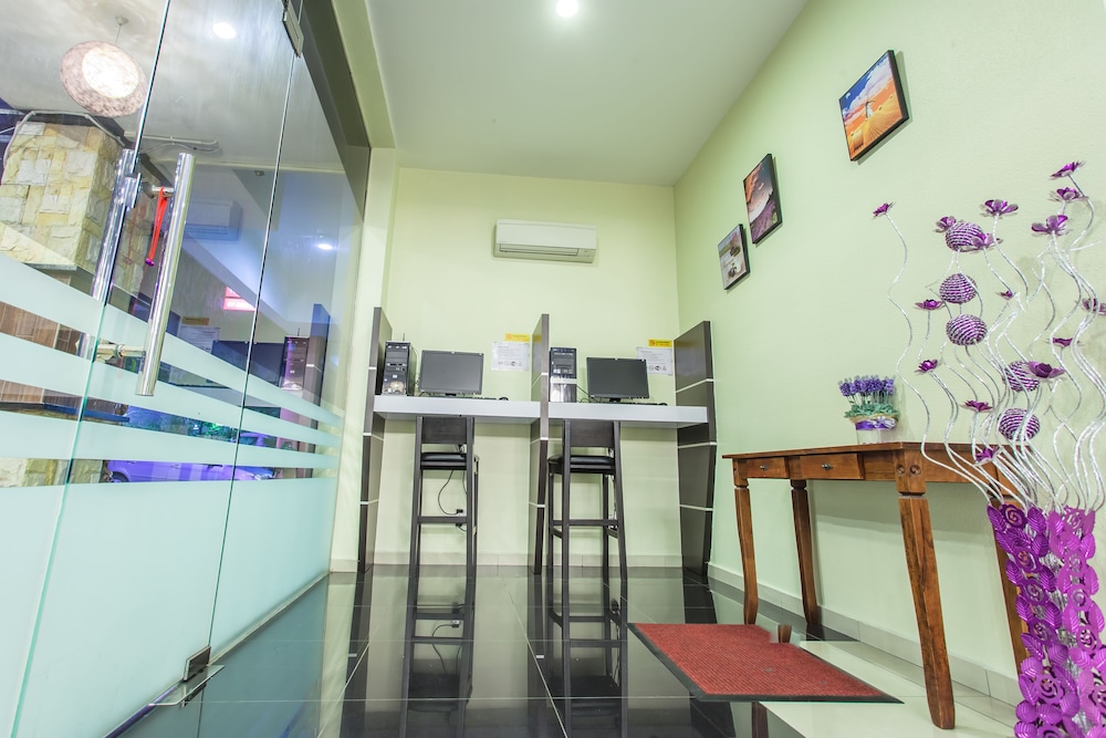 Lavender Inn Permas Jaya 40/68