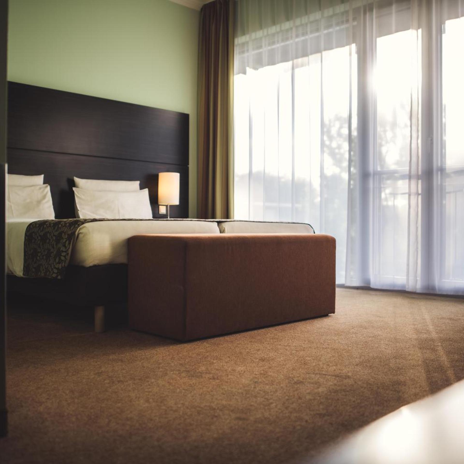First Class, Twin Beds