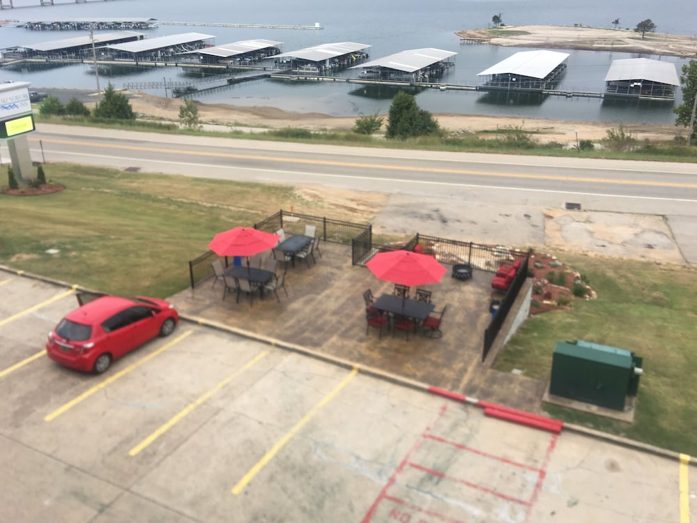 Lake Norfork Inn 20/50