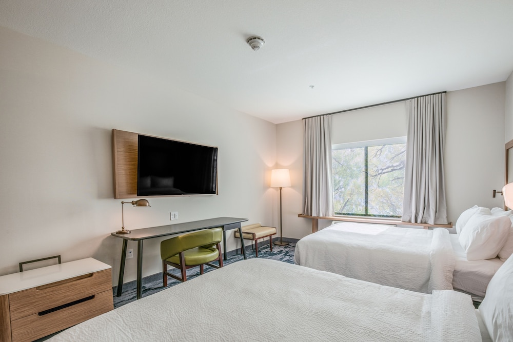 Fairfield Inn & Suites by Marriott Whitewater 11/38