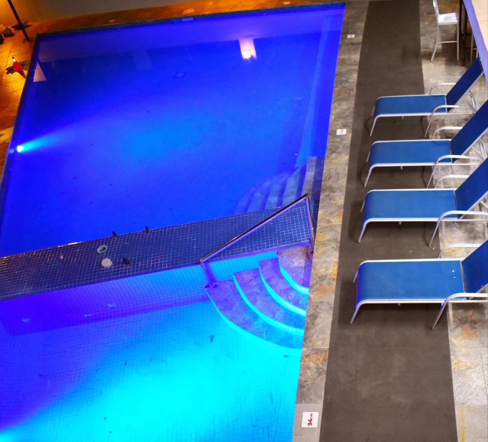 Airport Ace Hotel 43/66