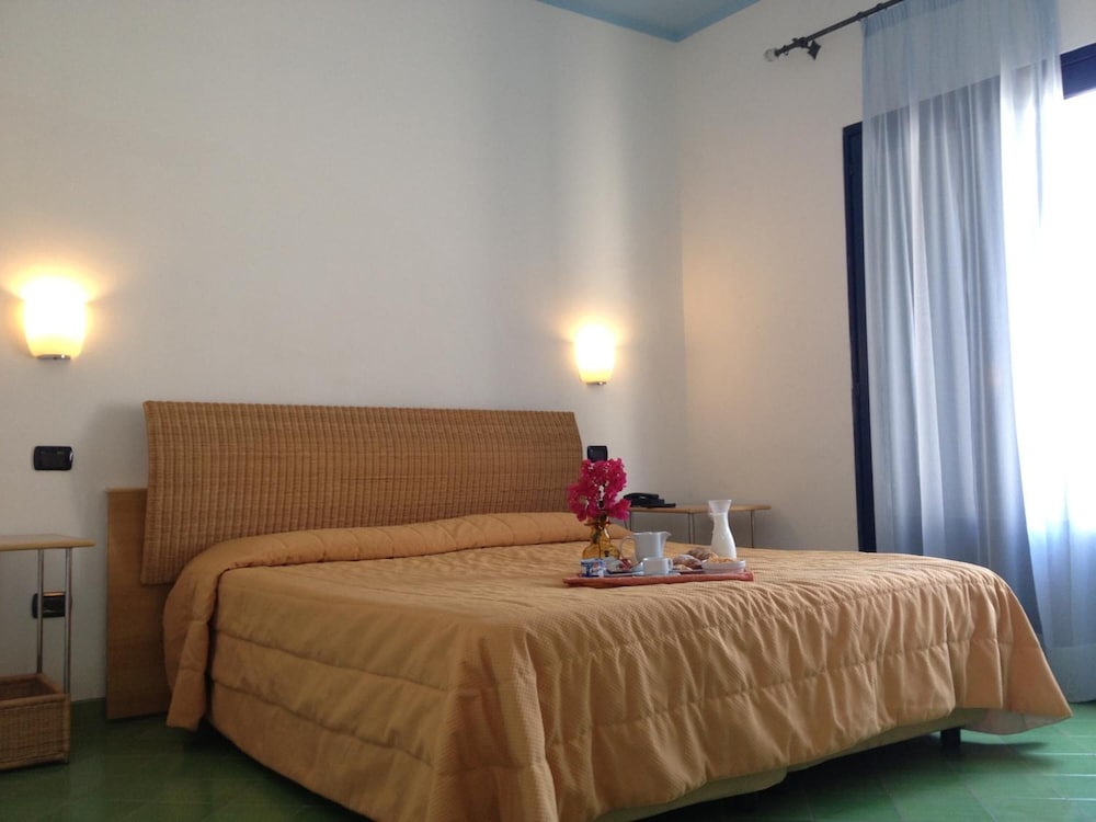 CLASSIC, DOUBLE OR TWIN BED