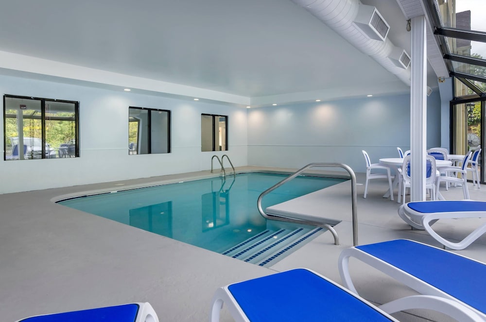 swimming pool spa