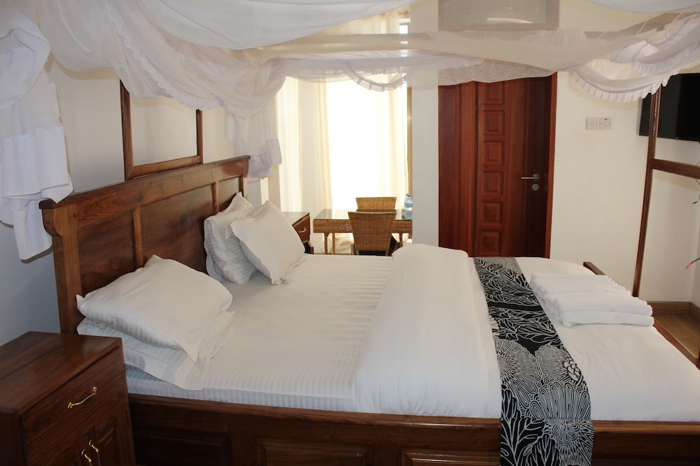 ROOM, DOUBLE BED