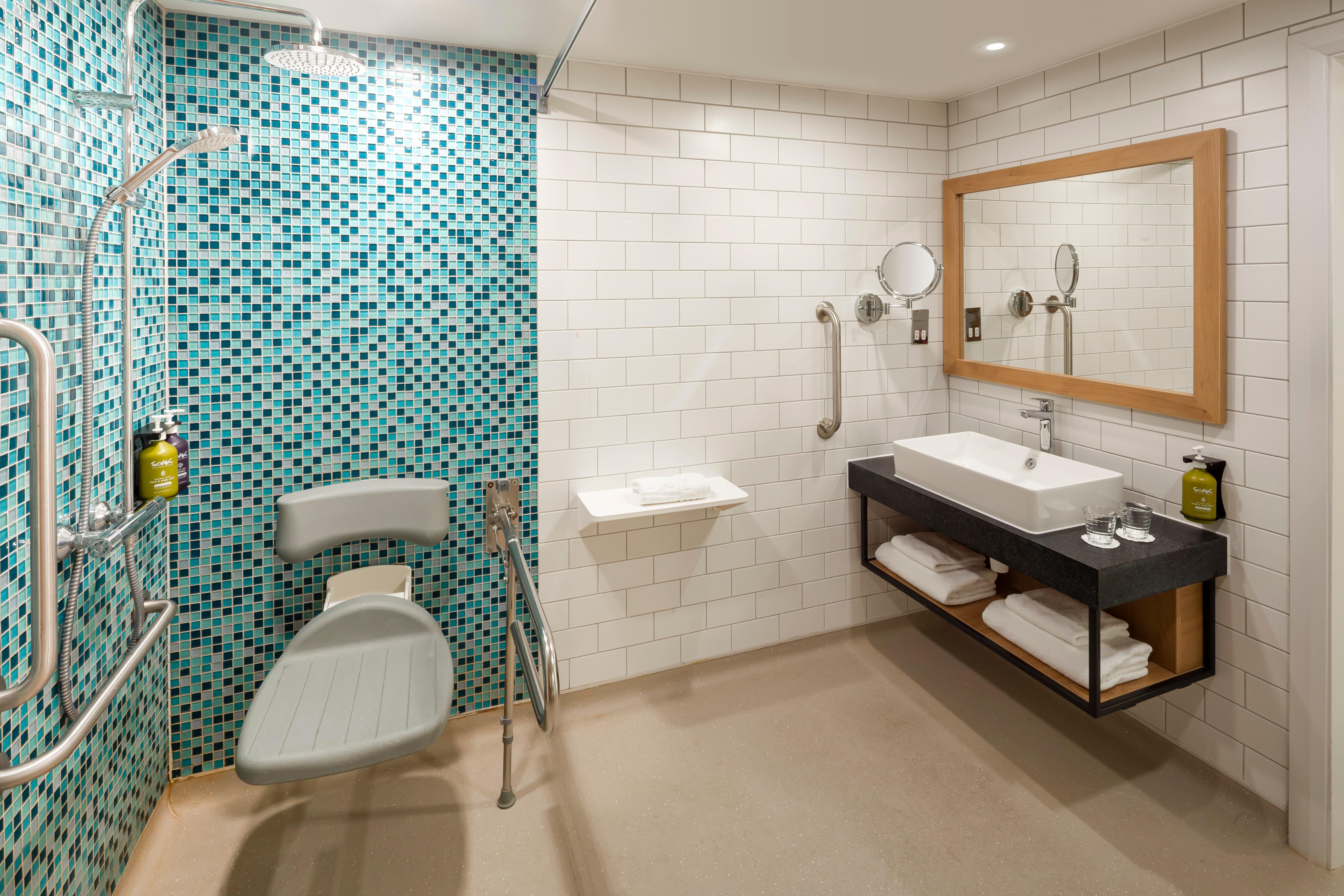 غرفة قياسية بسرير كينج لذوي الإعاقة، Holiday Inn London - Bexley 6/6