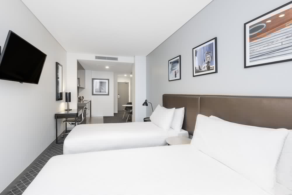 Holiday Inn & Suites Sydney Bondi Junction 32/49