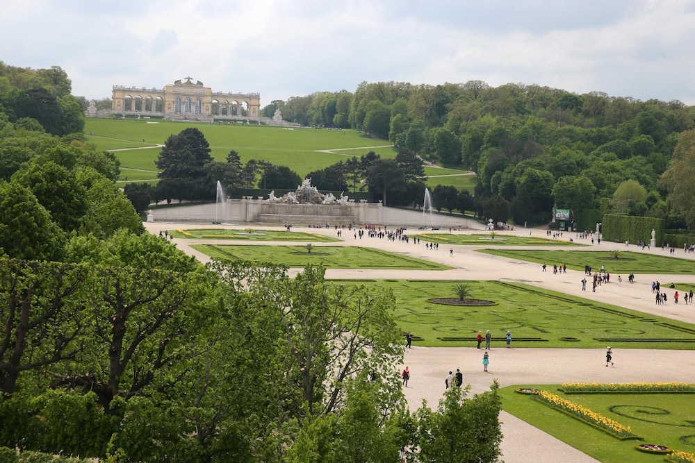 Schloß Schönbrunn Grand Suite 34/40